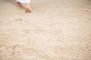 jesus-leaving-footprints-sand-christ-walking-footrpints-89393445